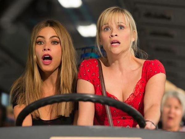 'Hot Pursuit' Movie Review: A Fun Watch 'Hot Pursuit' Movie Review: A Fun Watch