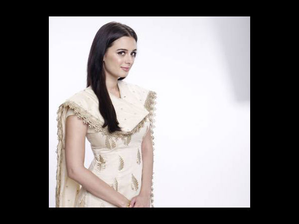 Evelyn Sharma Evelyn Sharma