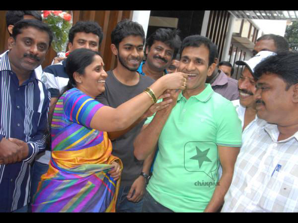 Raghavendra Rajkumar And Family