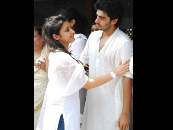 At Mona Kapoor's Funeral