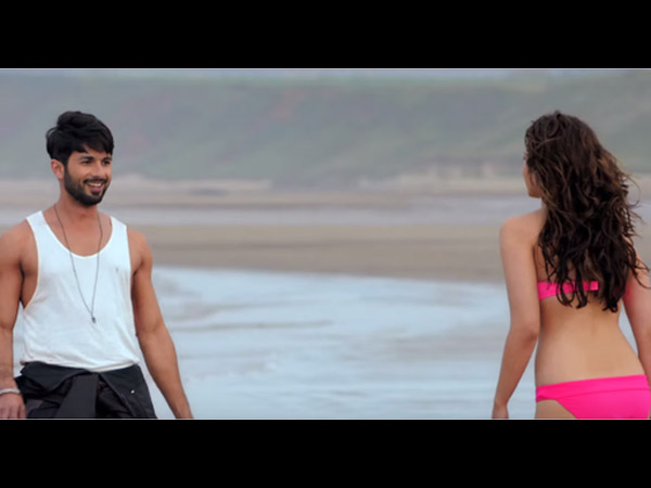 alia bhatt pink bikini