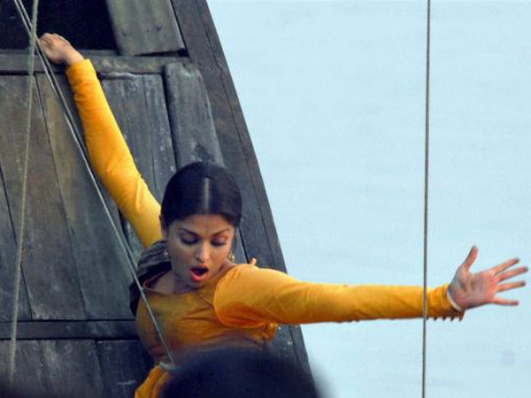 On The Sets Of Raavan