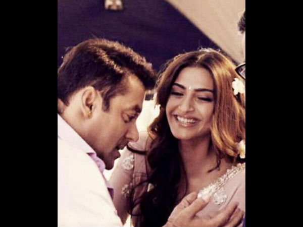 Sumana Ghosh @SNIGDHAGHOSH8