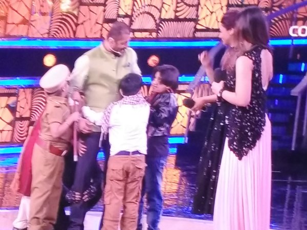 Salman With Kids