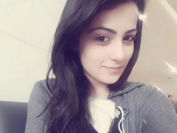 19-1447953784-radhika2.jpg