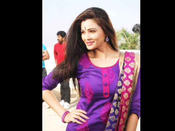 Daisy Shah