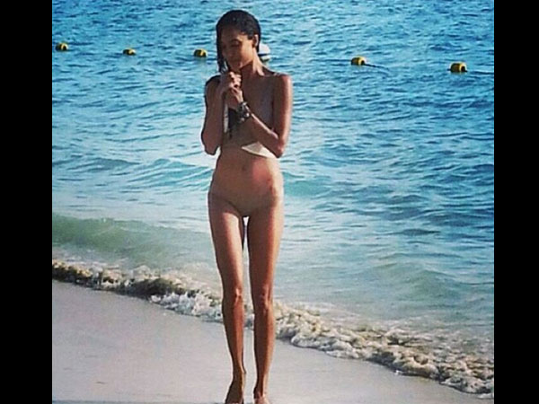 Leggy Lass Lisa Haydon