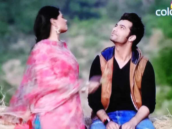 https://www.filmibeat.com/img/2016/02/19-1455857986-kartikassharad.jpg