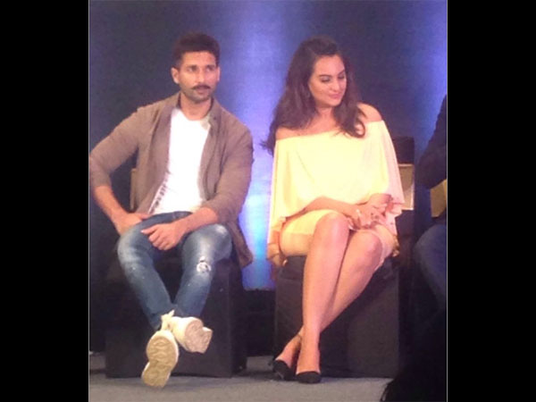 shahid kapoor with sonakshi sinha kriti sanon shahid kapoor with sonakshi sinha kriti sanon