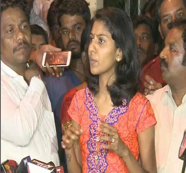 Singer Madhu Priya Reunites With Her Husband, Blames Parents For The