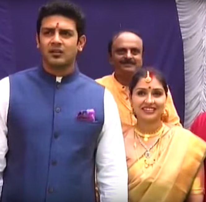 Photos Actors Raghu Mukherjee And Anu Prabhakar Tied The Knot Filmibeat