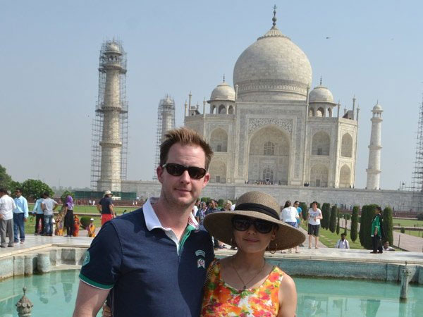 preity-zinta-spotted-at-taj-mahal-with-husband-gene-goodenough-picture preity-zinta-spotted-at-taj-mahal-with-husband-gene-goodenough-picture
