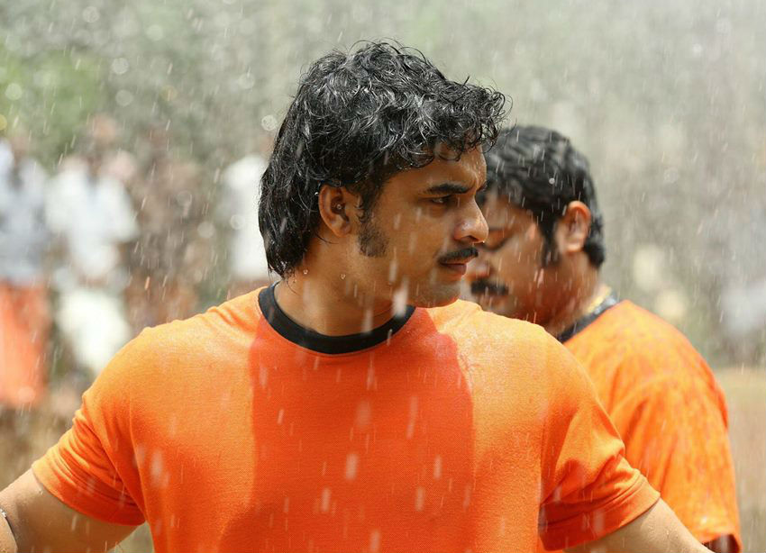 Tovino Thomas&#39;s New Look For Godha Takes Social Media By Storm - Filmibeat