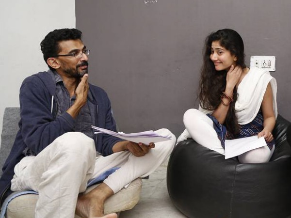 Here Goes The First Glance At Sai Pallavi & Varun Tej's Pair Here Goes The First Glance At Sai Pallavi & Varun Tej's Pair