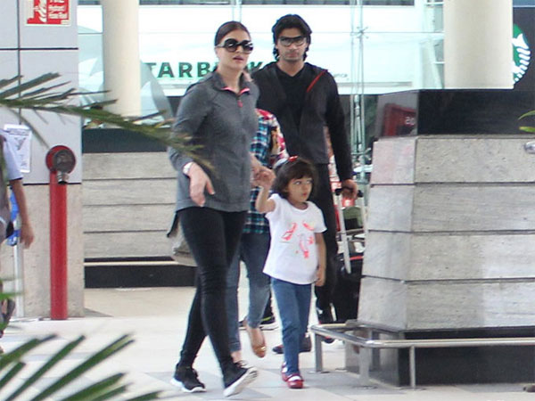 Never Leaves Aaradhya Alone