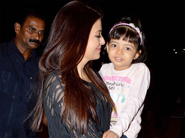 Aish's Day Begins With Aaradhya