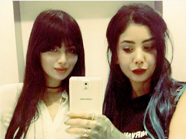 In Pic: Ayesha With Her Sister