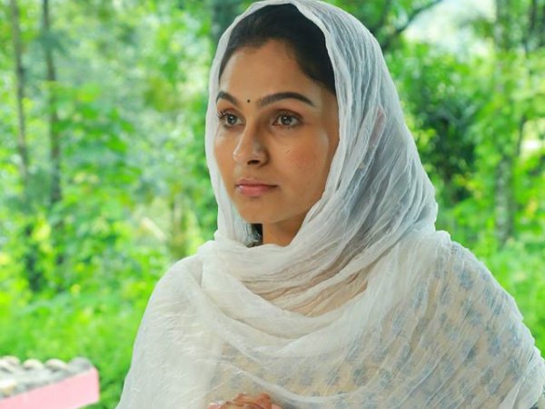 Andrea Jeremiah As Annie