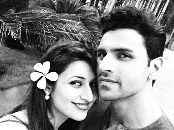 Divyanka Tripathi & Ankita Bhargava Observe Karva Chauth Vrat! (PICS) Divyanka Tripathi & Ankita Bhargava Observe Karva Chauth Vrat! (PICS)