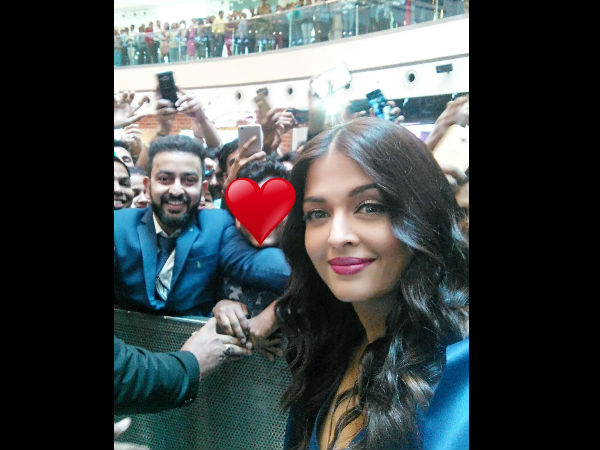 Aishwarya Rai With Her Fan