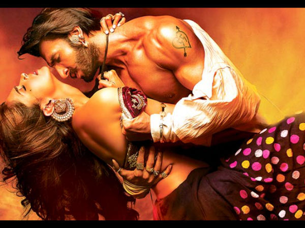 Ranveer Singh Tells The Difference Between Kissing Deepika 