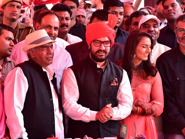 Aamir Khan Attends Geeta Phogat Wedding, Aamir Khan At Geeta Phogat