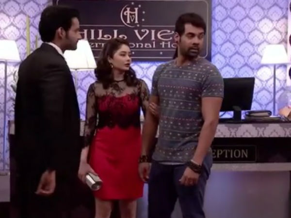 Tanu & Abhi In Hotel