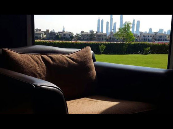 View Shahrukh Khan Palm Jumeirah Villa Pics