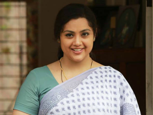 meena opens up about her career and munthirivallikal thalirkkumbol