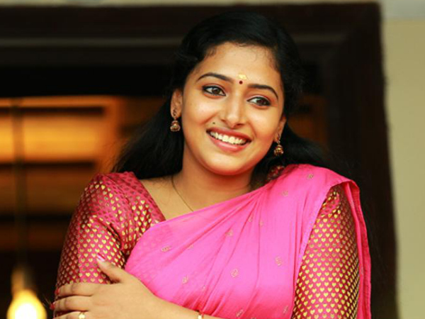 Anu Sithara As Aaliya aka Mani Kutti