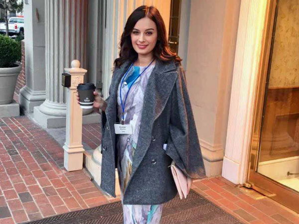 VIP Evelyn Sharma