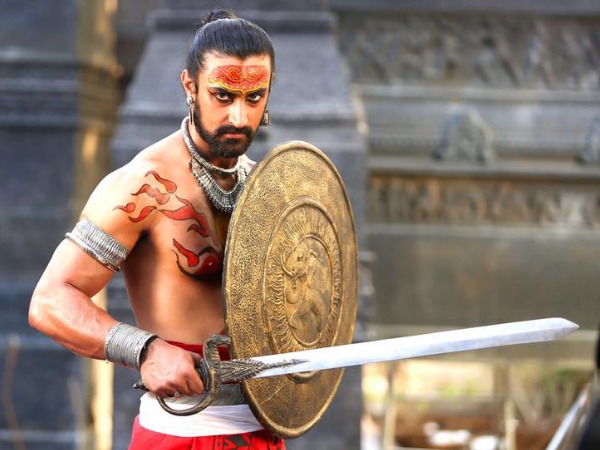 Kunal Kapoor As Chathiyan Chanthu