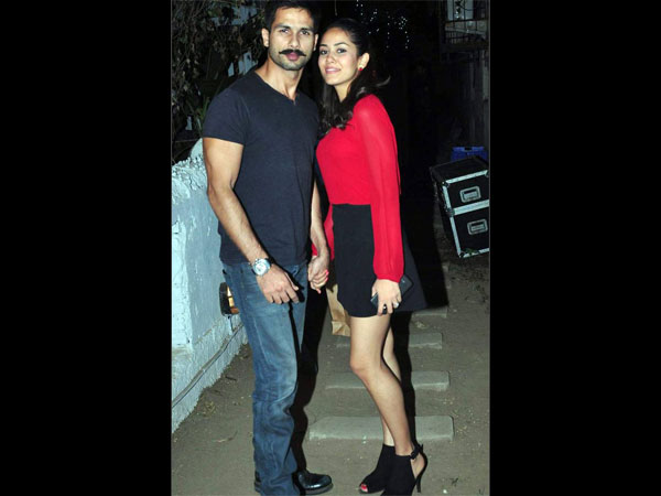 Mira Rajput Criticised For Getting Pregnant At A Young Age Shahid Kapoor Slams Haters Criticising Mira Rajput Early Marriage Filmibeat