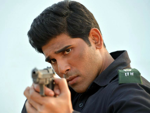 Allu Sirish as Lieutenant Chinmay