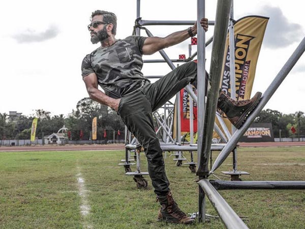 bollywood-ke-kisse-when-bollywood-actor-sunil-shetty-arrested-as-terrorist-by-police bollywood-ke-kisse-when-bollywood-actor-sunil-shetty-arrested-as-terrorist-by-police