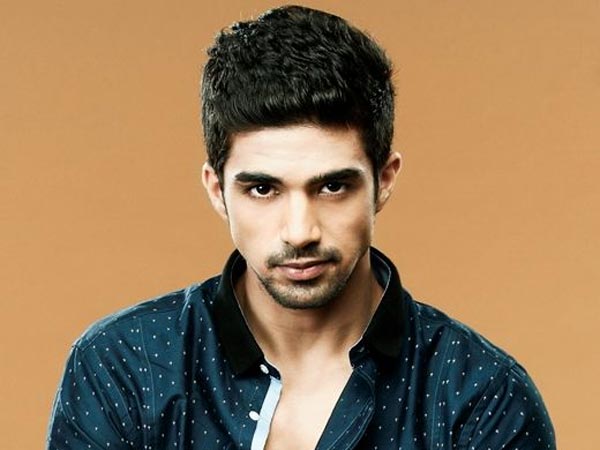 Saqib Ensured Parents Watch Dobaara.. Before Ramadan Saqib Ensured Parents Watch Dobaara.. Before Ramadan