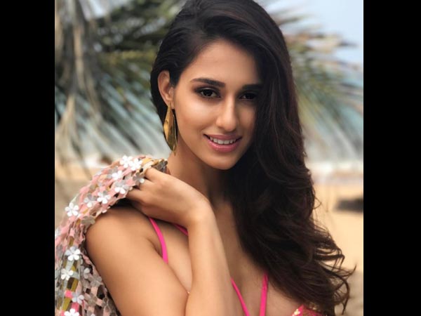 Disha Patani Goes On A Movie Date With Tiger Shroff. - Filmibeat