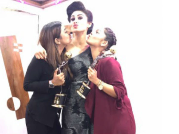 Mouni At Zee Gold Awards 2017
