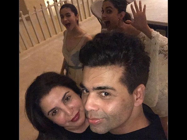 The Pretty Photo-bombers!