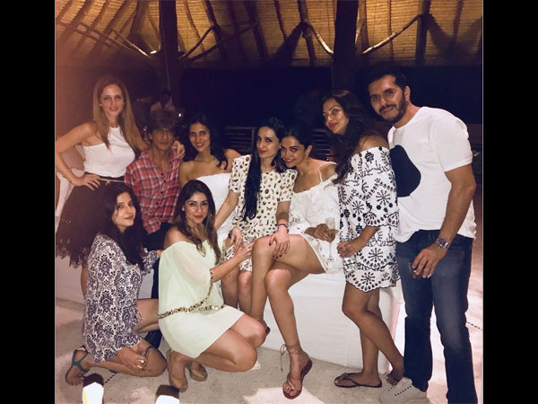 Deepika At SRK's B'day Bash