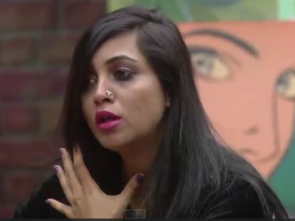 Did Priyank Sharma Try To Kiss Arshi Khan?