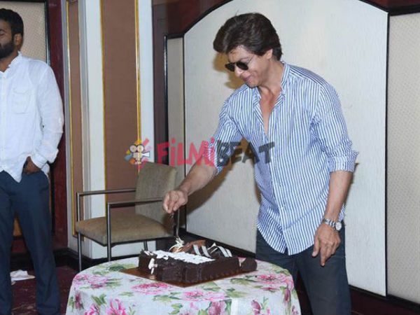 I Don't Wanna To Waste Anushka-Katrina's Time: SRK