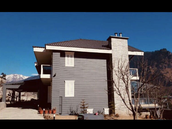 Meanwhile, Kangana’s Manali’s House Is Also Going Viral