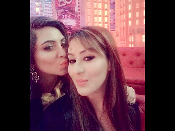 Arshi Replaces Hina