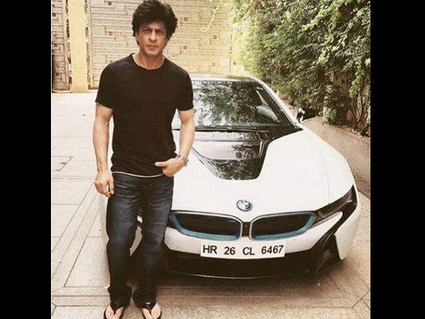 shahrukh-khan-says-uber-ola-are-fantastic-but-he-prefers-to-drive-his-own-car shahrukh-khan-says-uber-ola-are-fantastic-but-he-prefers-to-drive-his-own-car