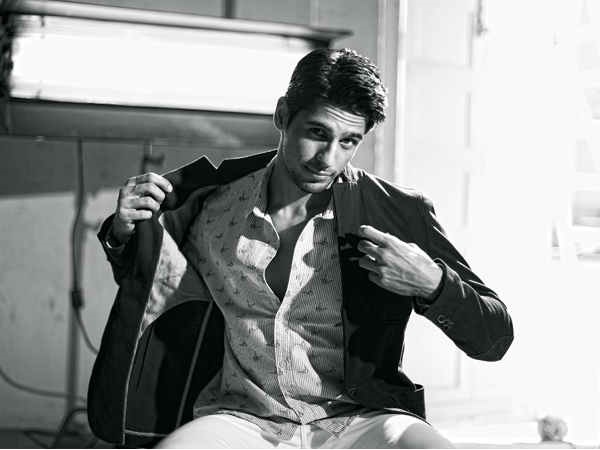 What's Up With Sid & Kriti?