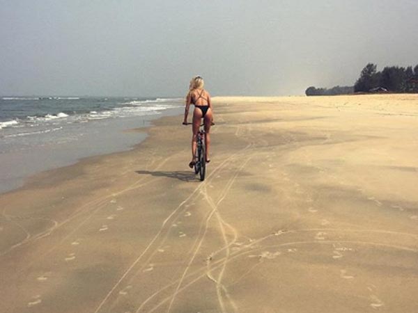 Lisa's Beach Tales