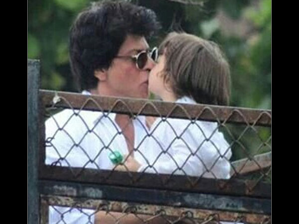 Shahrukh Khan AbRam Kiss Shahrukh Khan AbRam Kiss