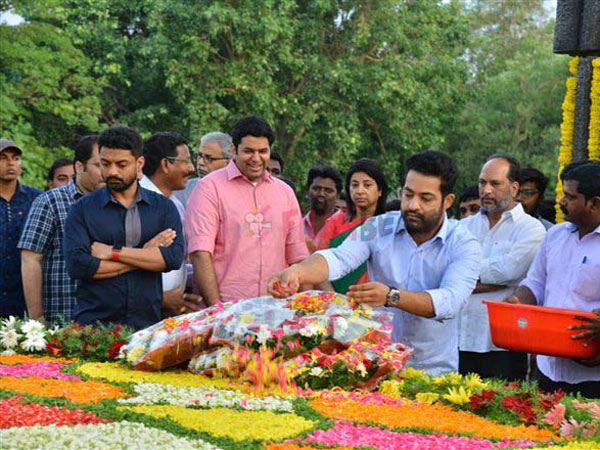NTRs Family Remembers Him On His Birth Anniversary NTRs Family Remembers Him On His Birth Anniversary