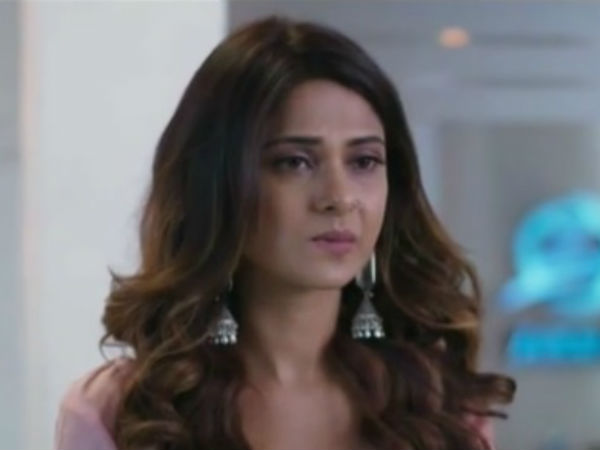 Zoya In Trouble